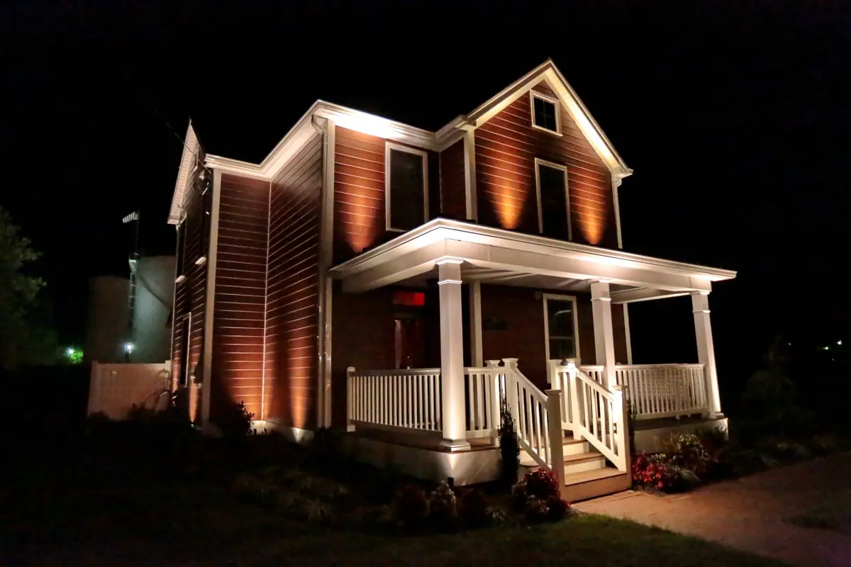 Porch, gables and columns